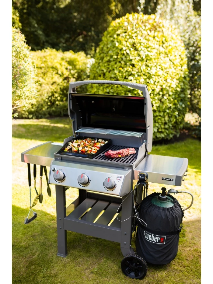 Barbecue Gaz Spirit II E-310 Noir Avec Plancha Émaillée - Weber 7 Barbecue Gaz Spirit II E-310 Noir Avec Plancha Émaillée - Weber – Image 5